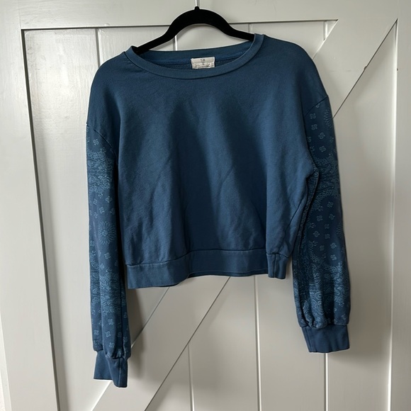 Anthropologie T.La cropped style blue sweatshirt - Picture 9 of 9